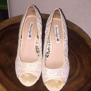 Beige lace Platform